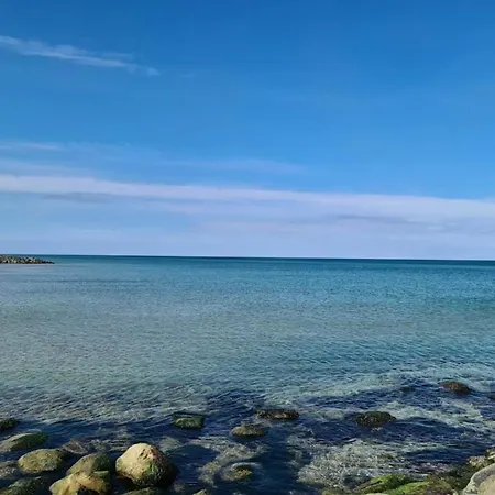 6 Person In سكاغن